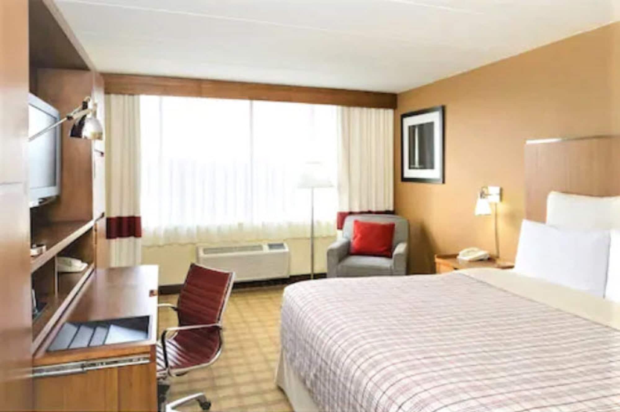 Metro Points Hotel Washington North Нью-Карролтон Экстерьер фото