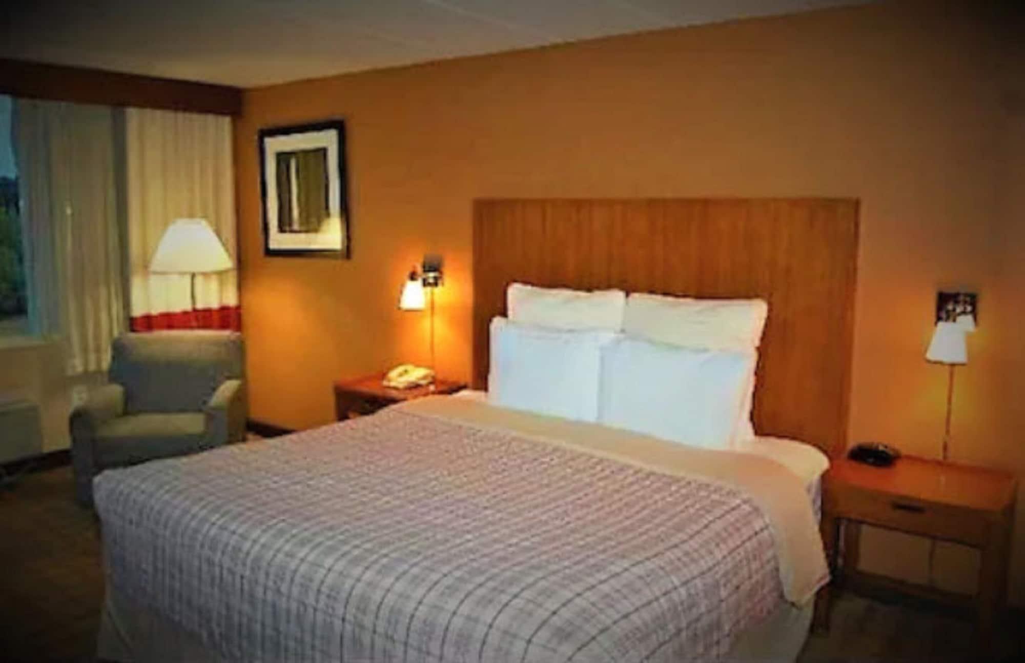 Metro Points Hotel Washington North Нью-Карролтон Экстерьер фото