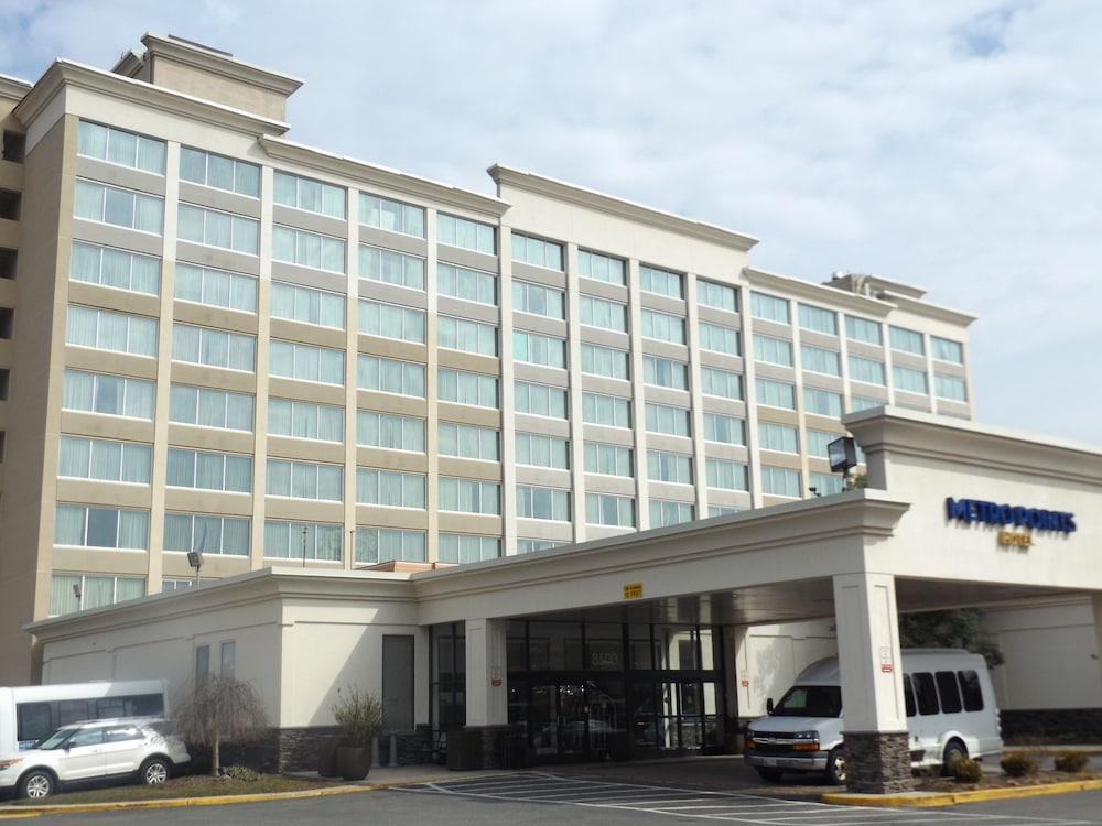 Metro Points Hotel Washington North Нью-Карролтон Экстерьер фото