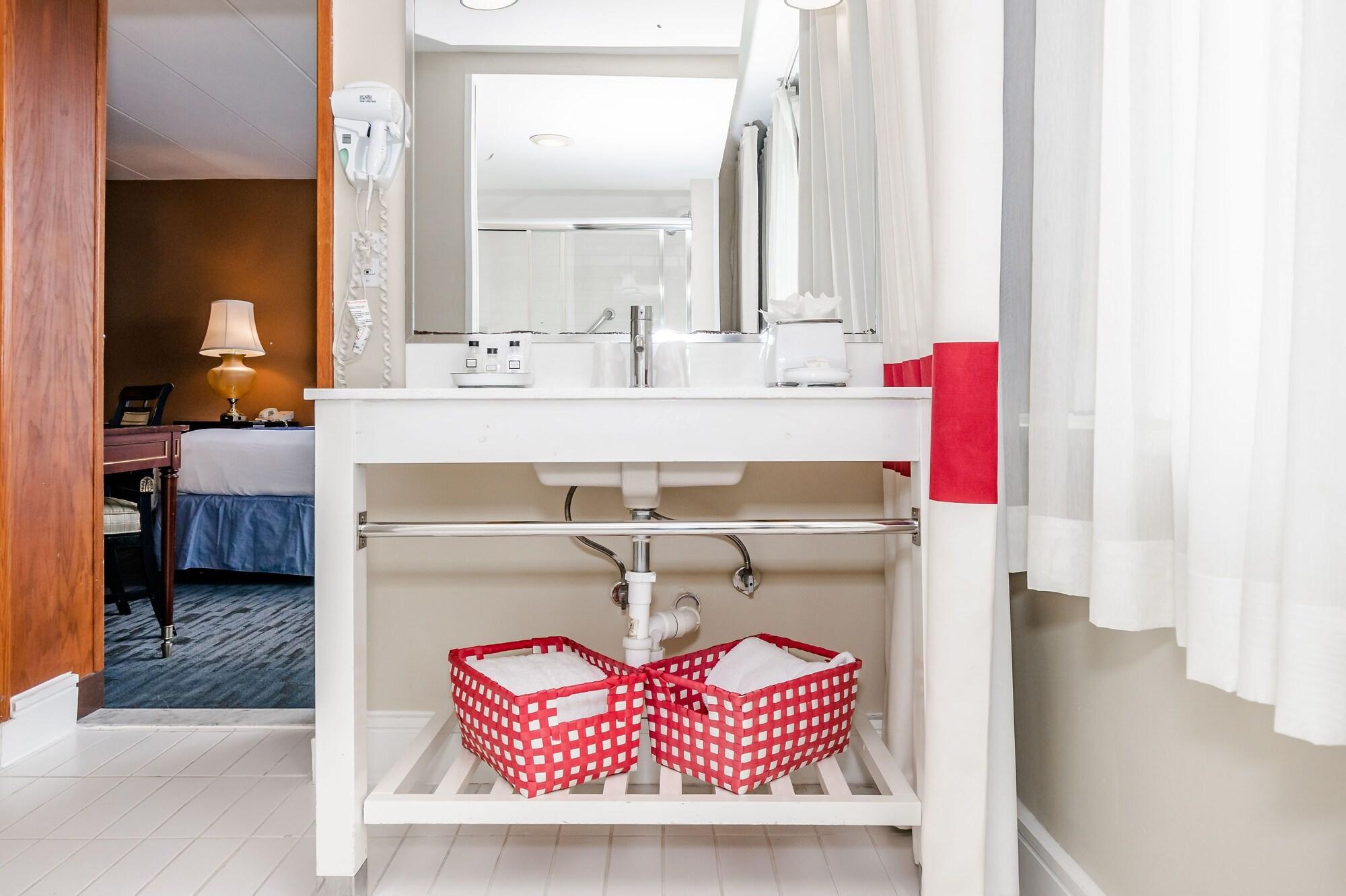 Metro Points Hotel Washington North Нью-Карролтон Экстерьер фото