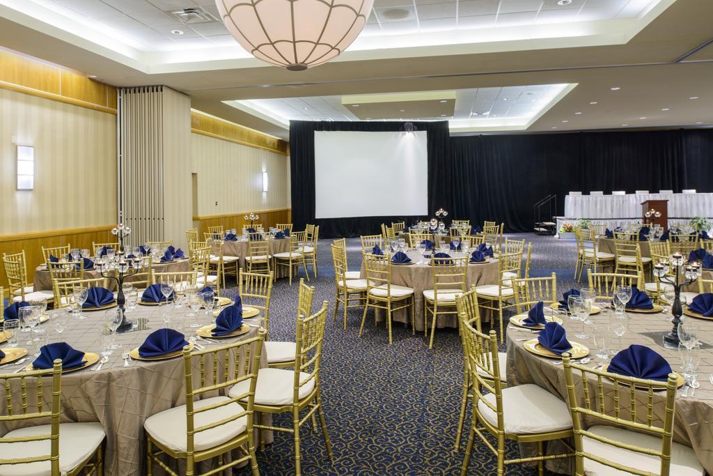 Metro Points Hotel Washington North Нью-Карролтон Экстерьер фото