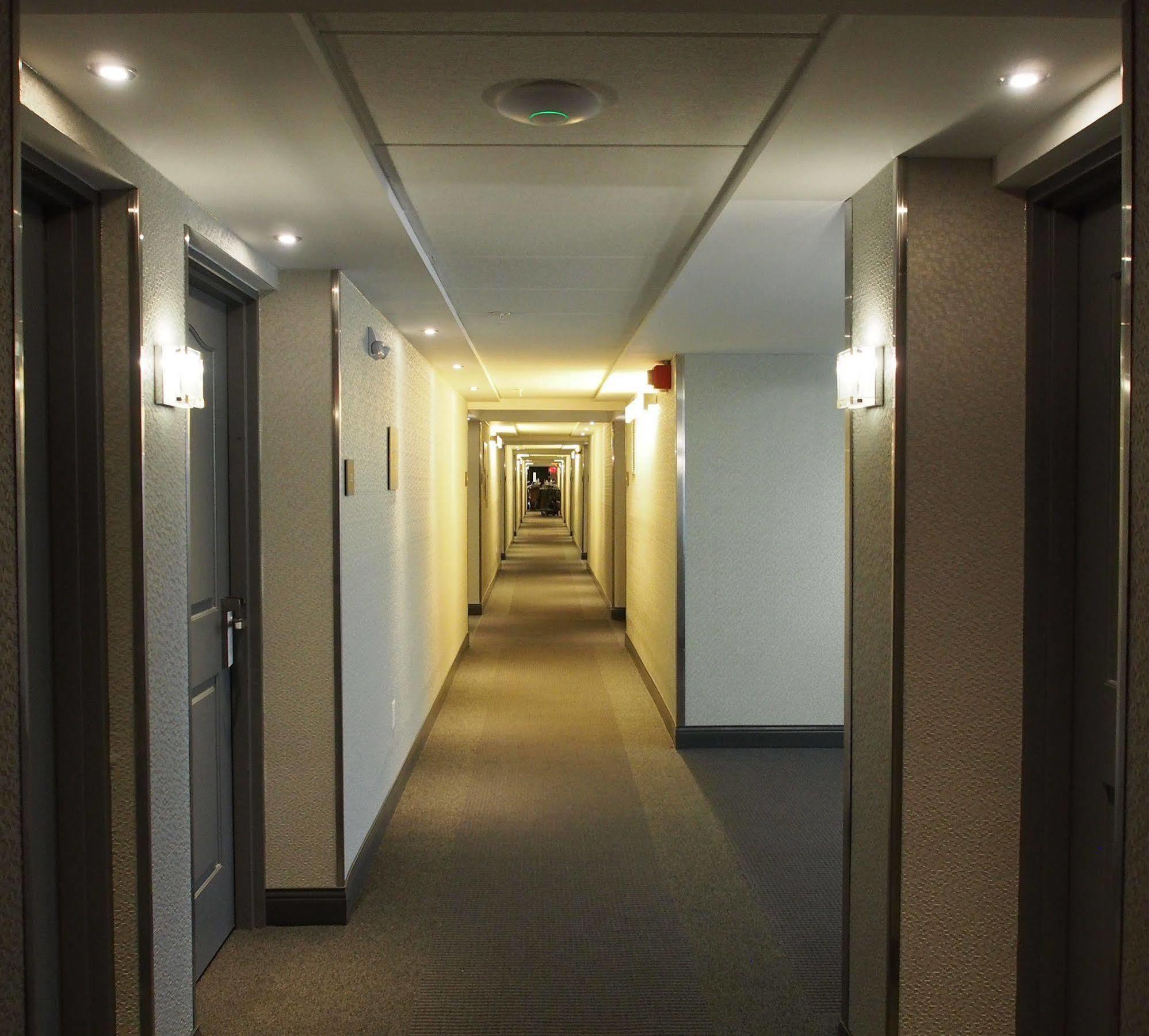 Metro Points Hotel Washington North Нью-Карролтон Экстерьер фото
